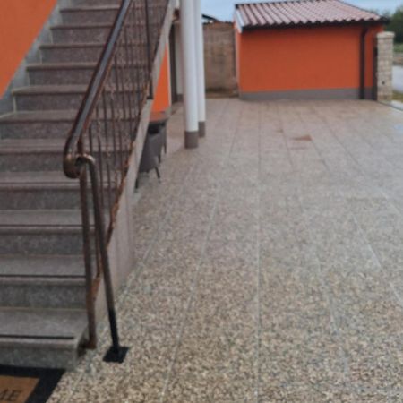 Apartment Dorina Buje Exterior photo